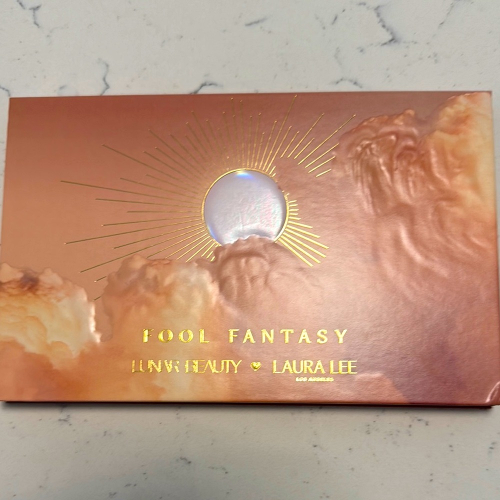 Lunar Beauty x Faced Eyeshadow Palette – Warm & Shimmer Mix
